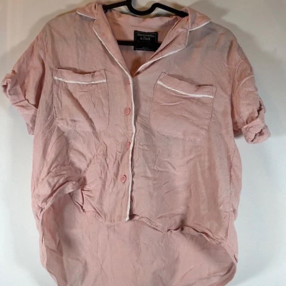 Abercrombie & Fitch - Women's Cropped Button Up Short Sleeve Top (Light Pink)